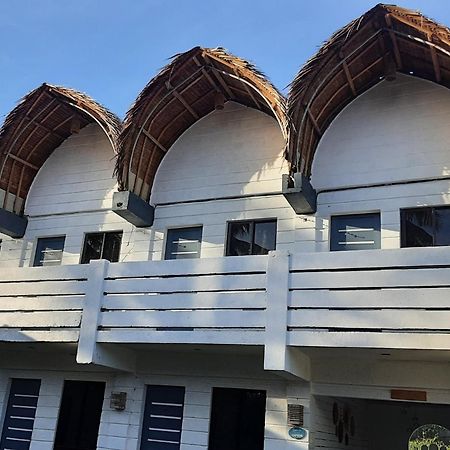 Point F Siargao Apartment Catangnan Екстериор снимка