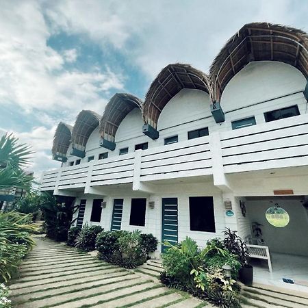 Point F Siargao Apartment Catangnan Екстериор снимка
