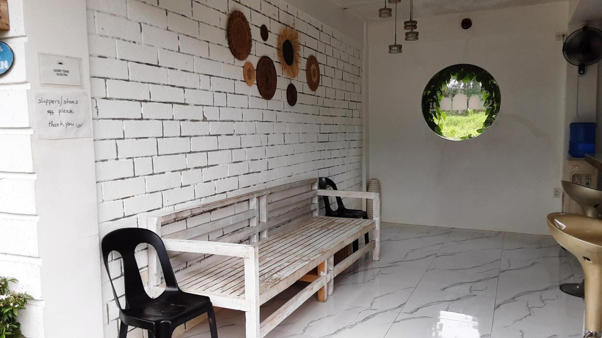 Point F Siargao Apartment Catangnan Екстериор снимка