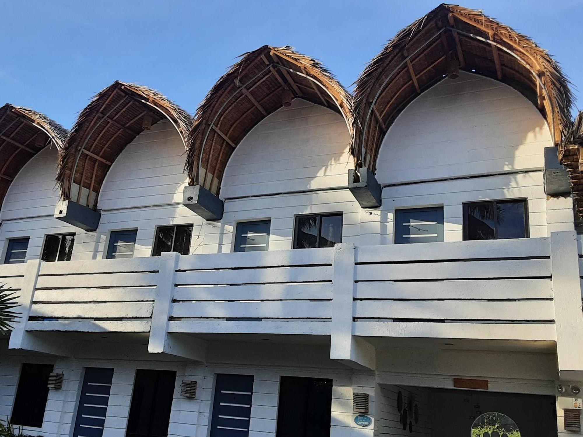 Point F Siargao Apartment Catangnan Екстериор снимка