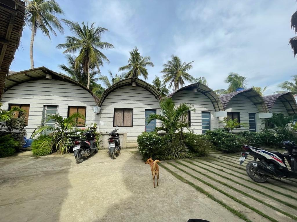 Point F Siargao Apartment Catangnan Екстериор снимка